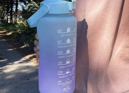 Trizand - Waterfles - 2 Liter Inhoud - 30 X 10 Cm Afmeting - Maatverdeling in Milliliters en Ounces - MBDeals.nl