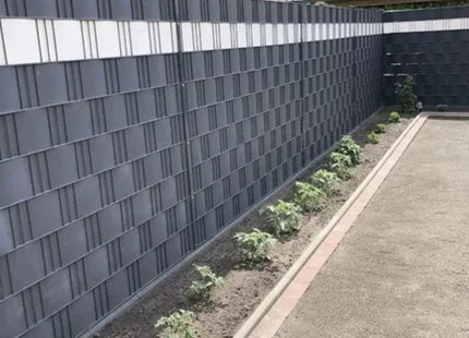 Vlechtband hekwerk antraciet 19 cm x 35 m inclusief 25 klemmen - MBDeals.nl